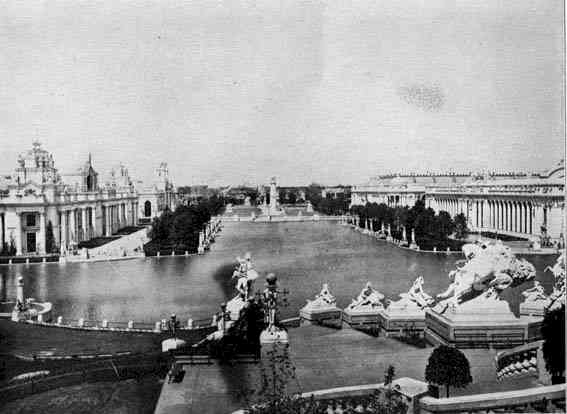 St. Louis Plaza and Grand Basin from Festival Hall